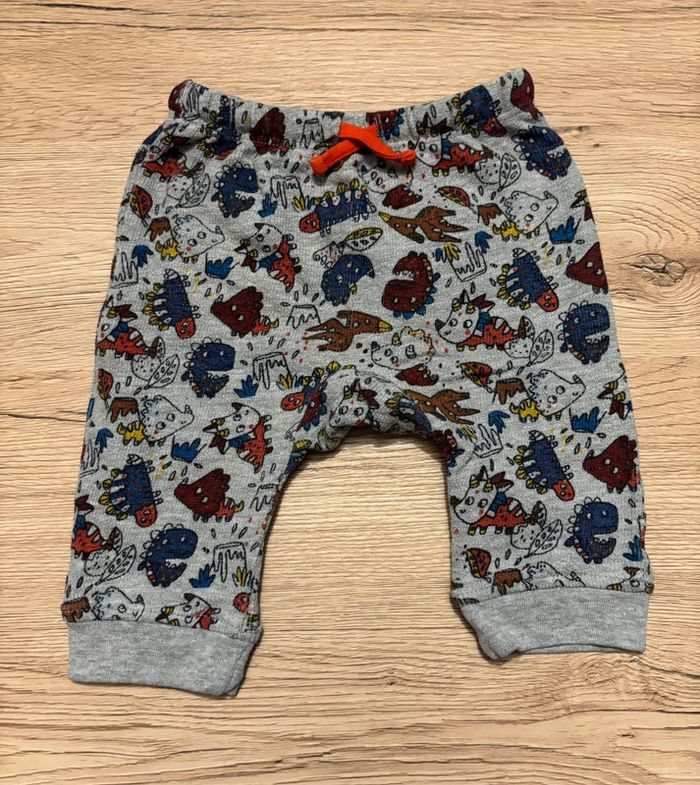 Ensemble T-shirt manches longues et pantalon dinosaures 3 mois - photo numéro 2
