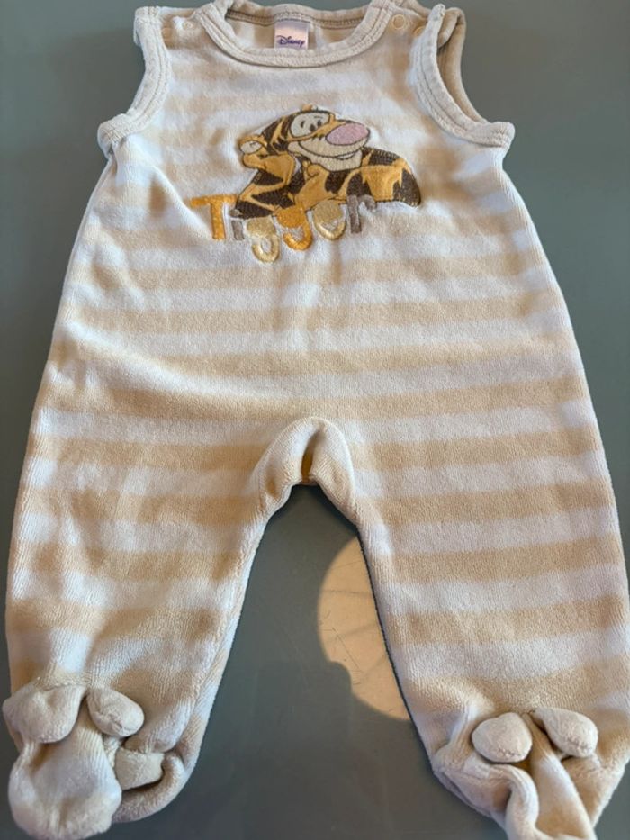 Deux pyjamas Disney Winnie - photo numéro 2