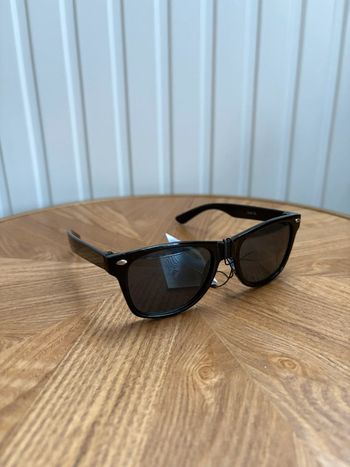 Lunette de soleil / paire de solaire / monture tendance - Gil - Neuf avec étiquette