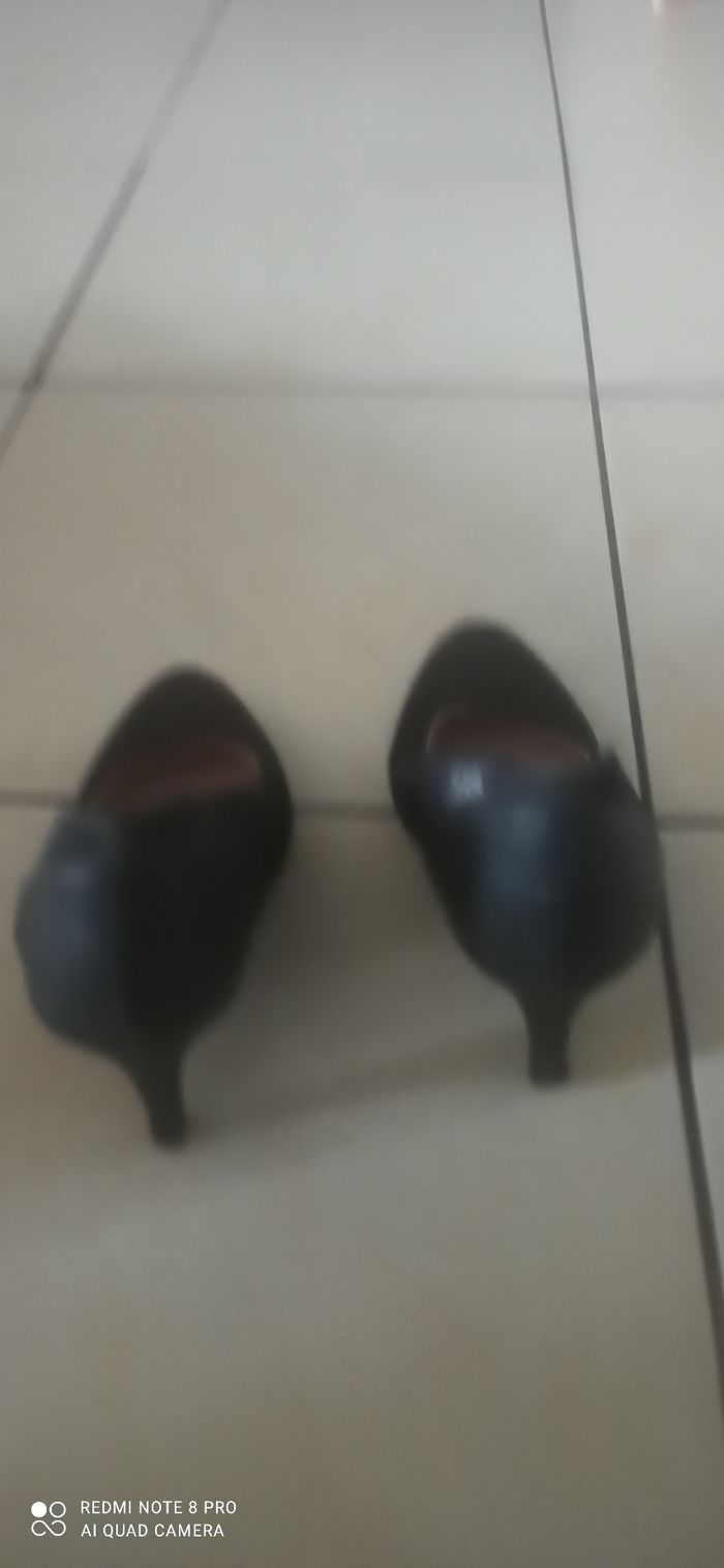 Chaussures noires a talons p. 38 - photo numéro 3