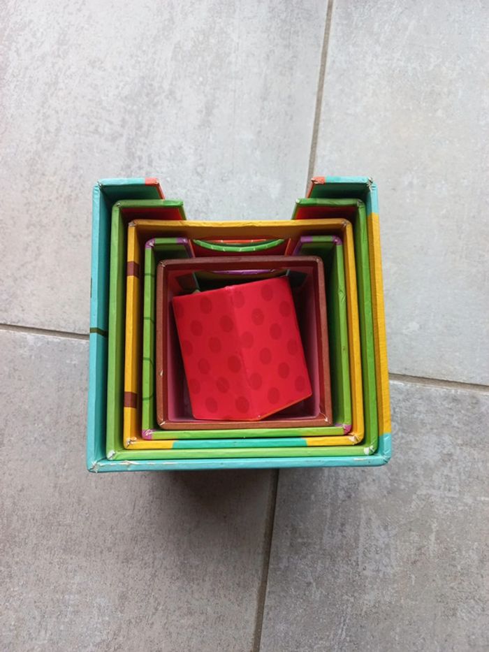 Jeu d'encastrement ferme avec nombres