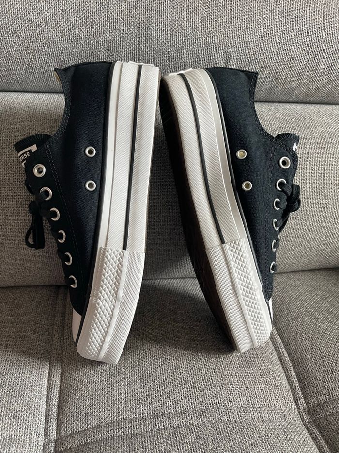 Converse 39 plate-forme basse noire Neuve sans étiquette sans boîte - photo numéro 2