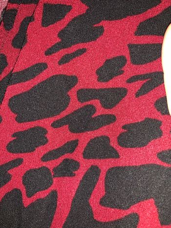 Robe léopard rouge noir