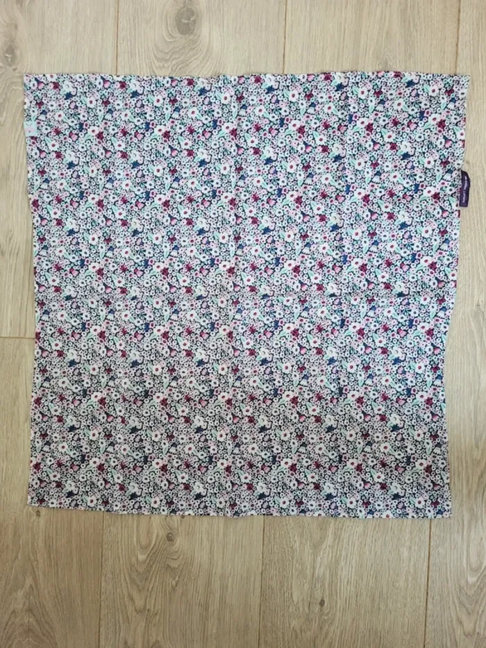 Blouse fleurie + foulard - photo numéro 3