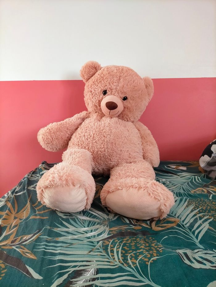 Ours en peluche géant