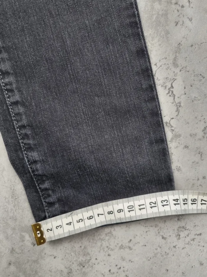Jean Levi’s noir – Taille 25x32 (30 FR) Femme (mesures en photos - photo numéro 7