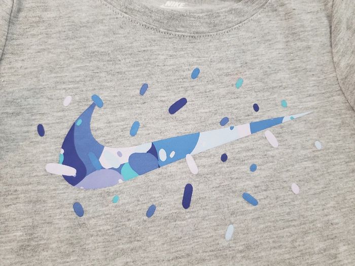 T-shirt nike fille 3-4ans - photo numéro 2