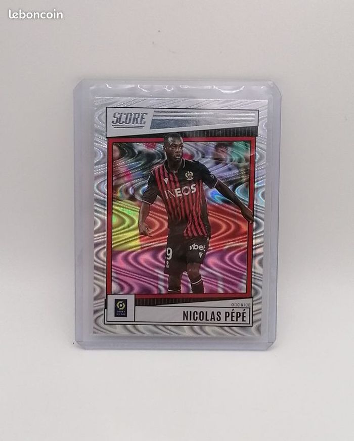 Carte Panini score Ligue 1 2022-23 Rookie Card Swirl Nicolas Pépé n°137.
