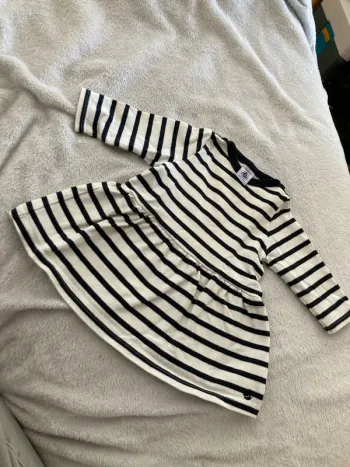Robe marinière, petit bateau six mois