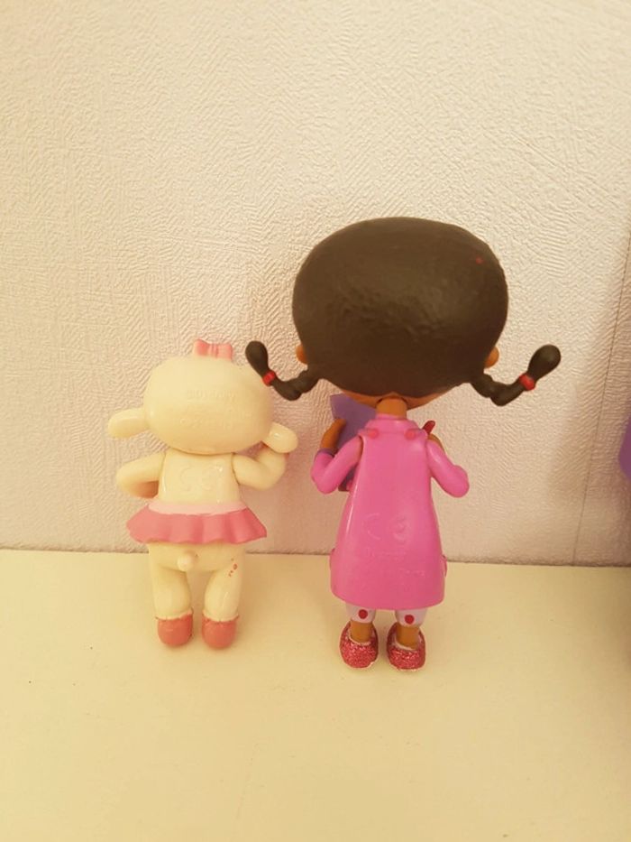 Mini univers malette Dr La peluche et ses amis Disney junior - photo numéro 13