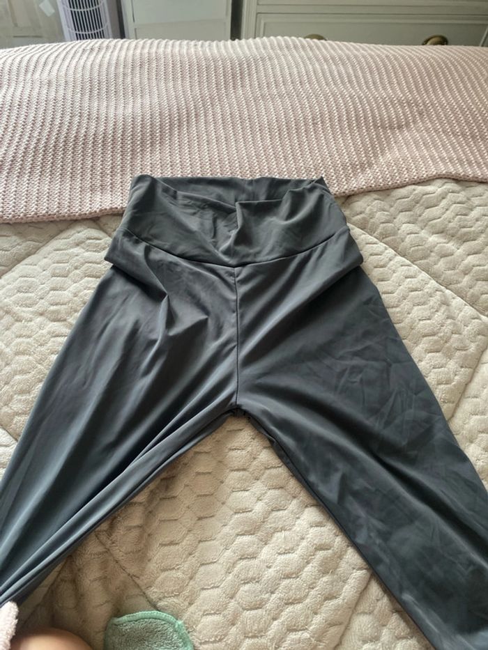 Legging push up taille S - photo numéro 2