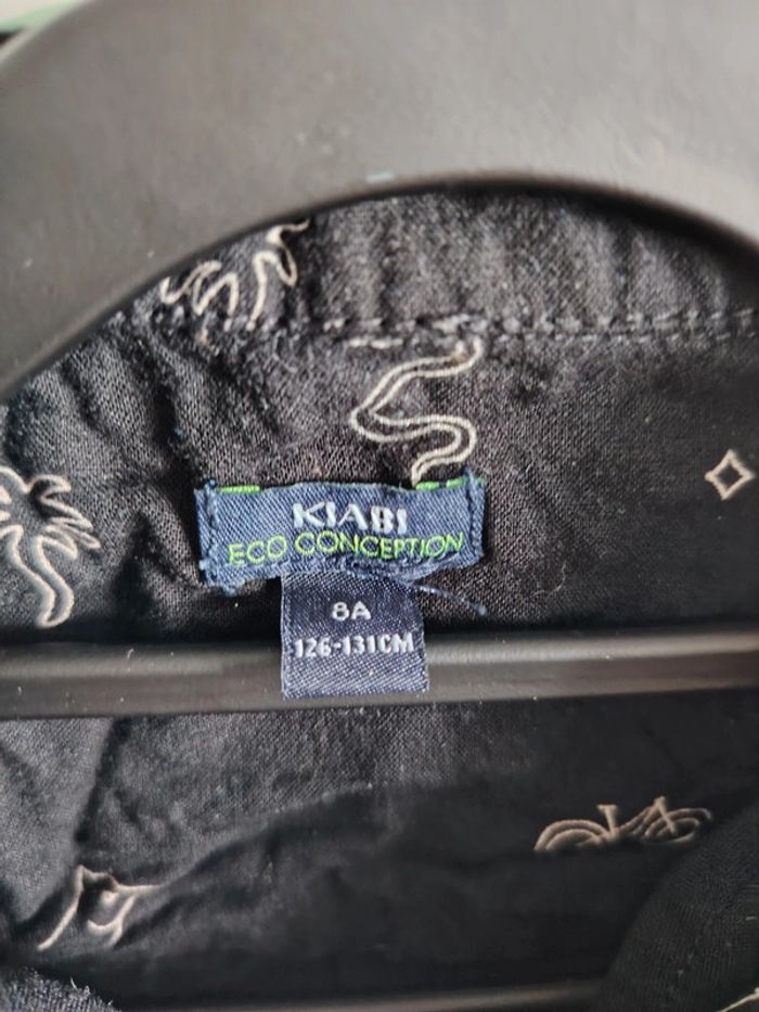 Chemise d'été noire à motifs – Taille 8 ans - photo numéro 3