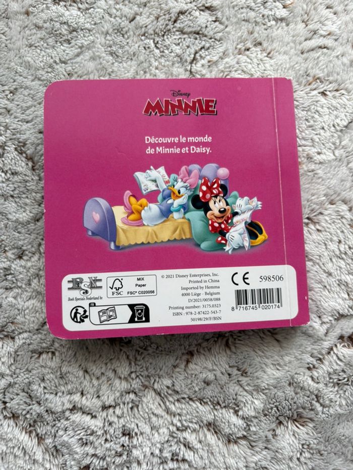 Livre la soirée pyjama de Minnie - photo numéro 8
