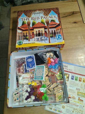 Proche du neuf jeu de société Alhambra The Red Palace des éditions Queen Games,