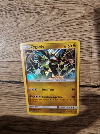 Carte pokémon zygarde holo 100/147 année 2017