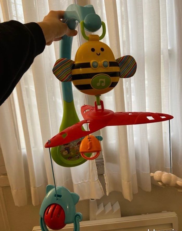 Mobile musical abeille - photo numéro 2