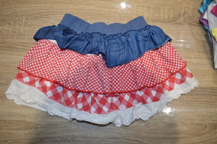 Jupe carreaux rouge blancs 8 ans