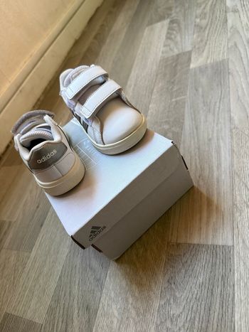 Chaussures Adidas 