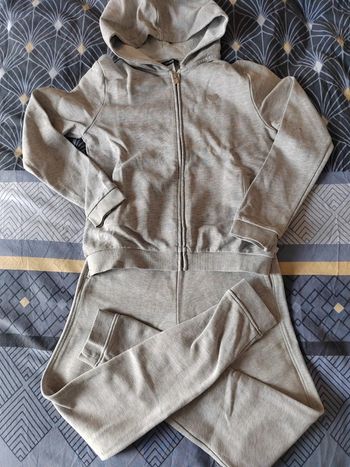 Jogging gris okaïbi 9/10 ans