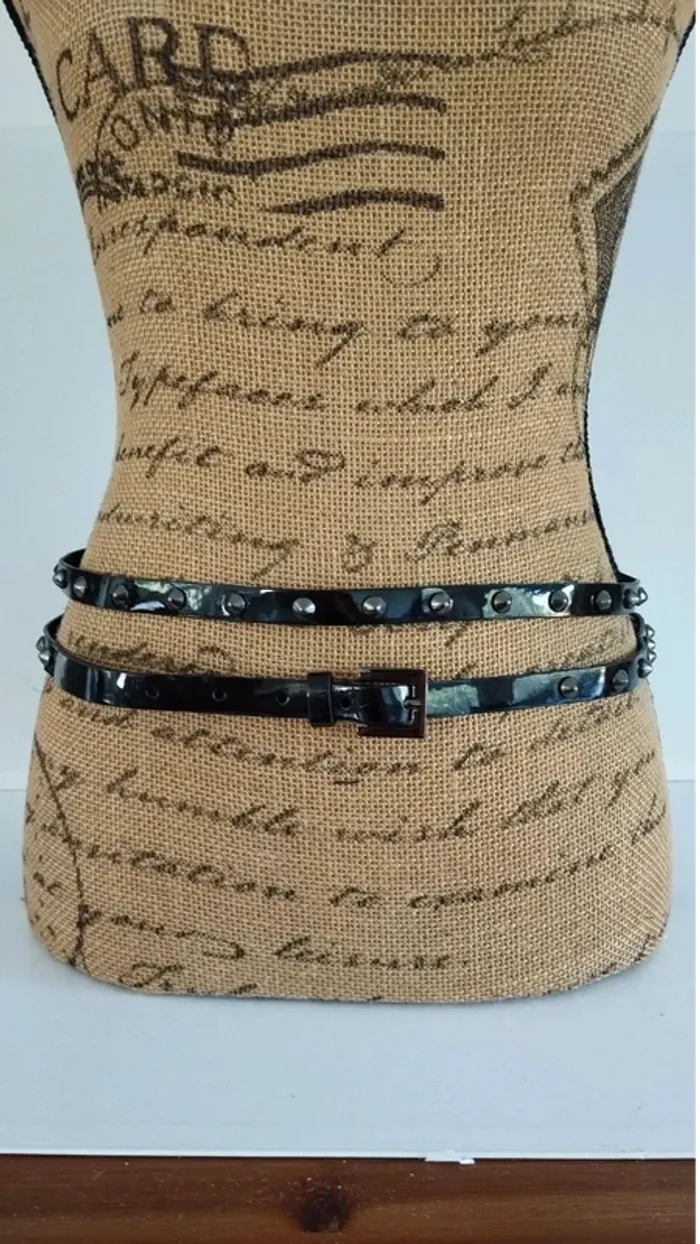 superbe Ceinture noire brillante avec clous deux tours femme