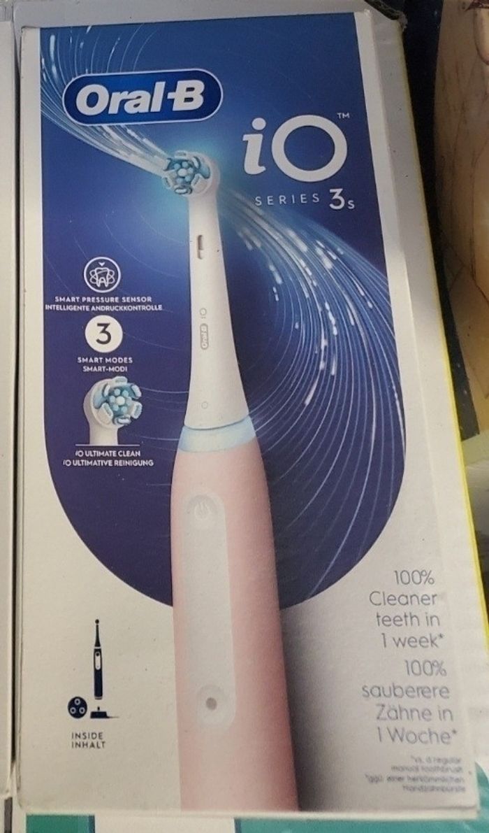 Braun Oral B iO3s.