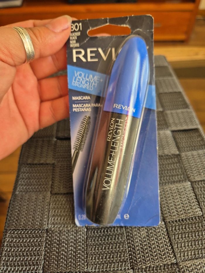 mascara noir revlon neuf