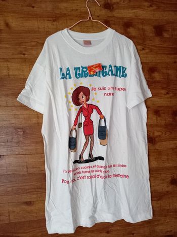 T-shirt de la trentenaire