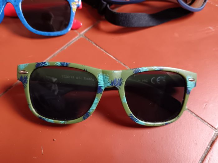 Lot lunettes de soleil - photo numéro 4