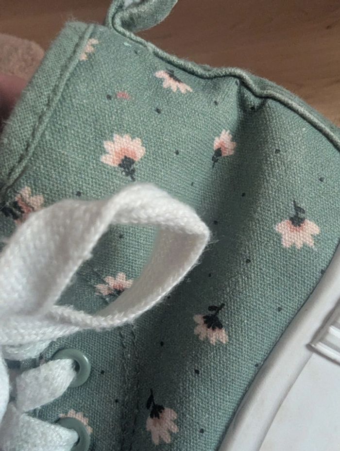 chaussures type Converse à fleur - photo numéro 6