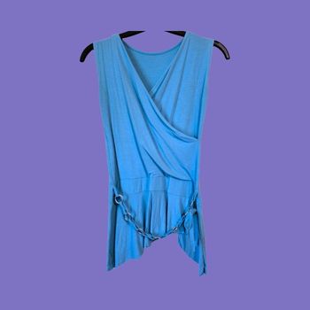 Top Cache Cœur Sans Manches Décolleté V Chaîne Métallique Amovible Bleu Ciel Turquoise Taille 40 L Très Bon État