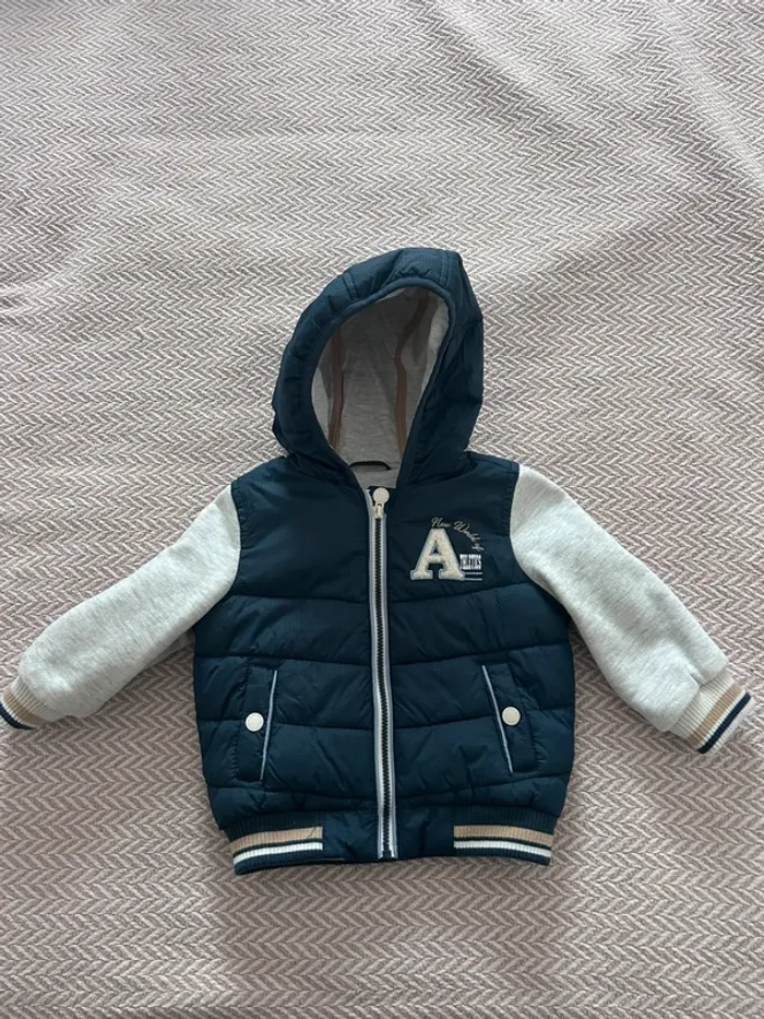 Veste bébé taille 9 mois