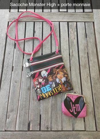 Sacoche Monster High + porte monnaie Jtm
