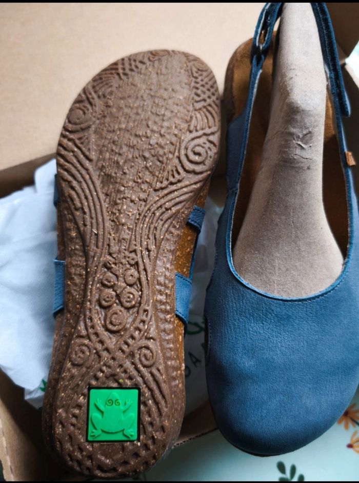 El Naturalista bleu pointure 39
WAKATAUA - NEUVE - photo numéro 2