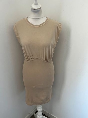 Robe beige bershka L