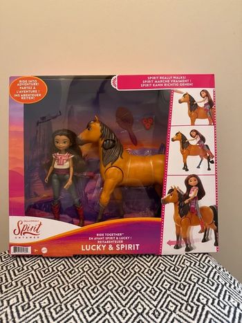 DreamWorks -Coffret Spirit l'indomptable et Poupée Lucky avec Cheval  et Accessoires
