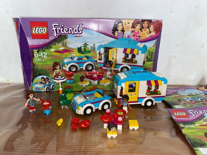 Lego Friends  41034 la caravane des vacances avec boîte et notices - photo numéro 2