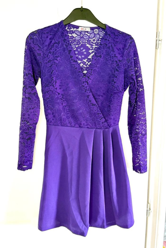 Robe moulante violette dentelle Wal G S - photo numéro 2