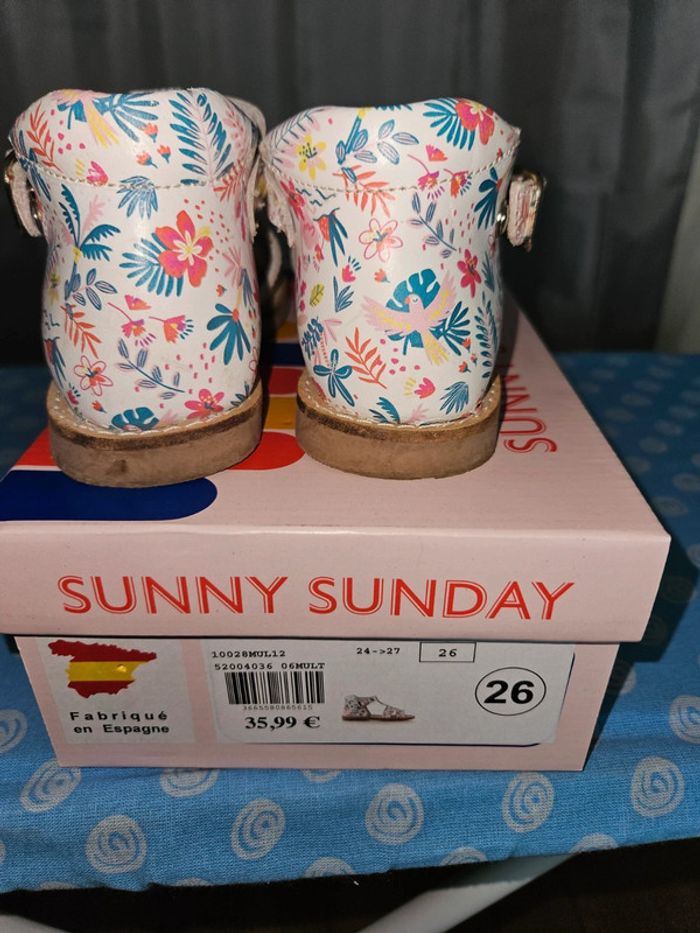 Sandalettes avec fleurs sunny sunday taille 26 - photo numéro 3