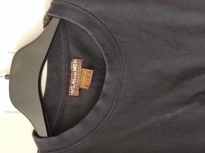 🖤 T-shirt homme noir – taille M – logo poitrine - photo numéro 3