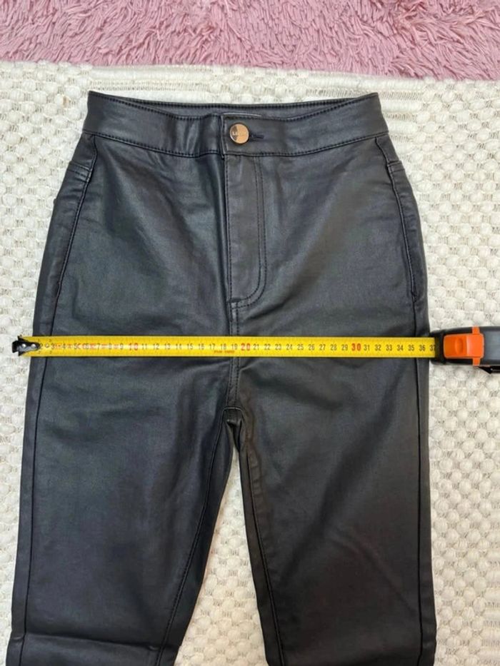 Pantalon femme en simili cuir - photo numéro 6