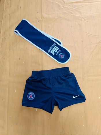 Short et écharpe bébé PSG 9-12 mois 75-80 cm