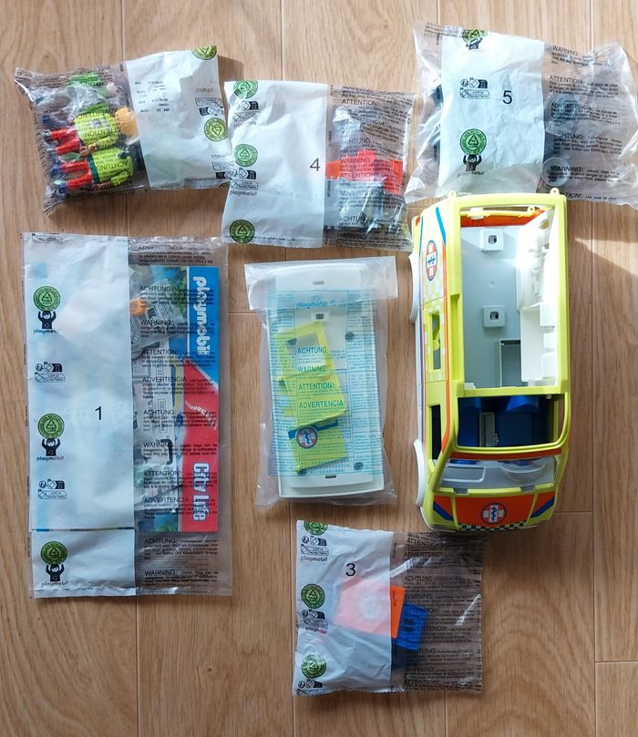 Playmobil City Life 71202 Ambulance avec effets lumineux et sonore neuf plastiques scellés