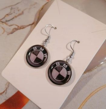 Boucle d'oreille BMW