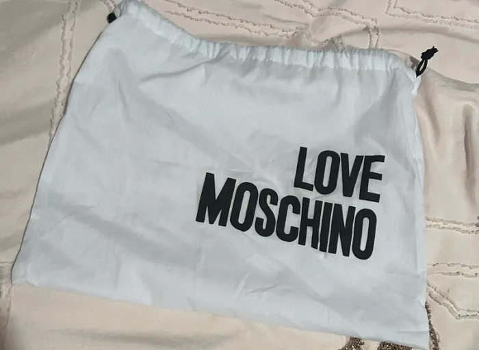 Pochette Love Moschino - photo numéro 2