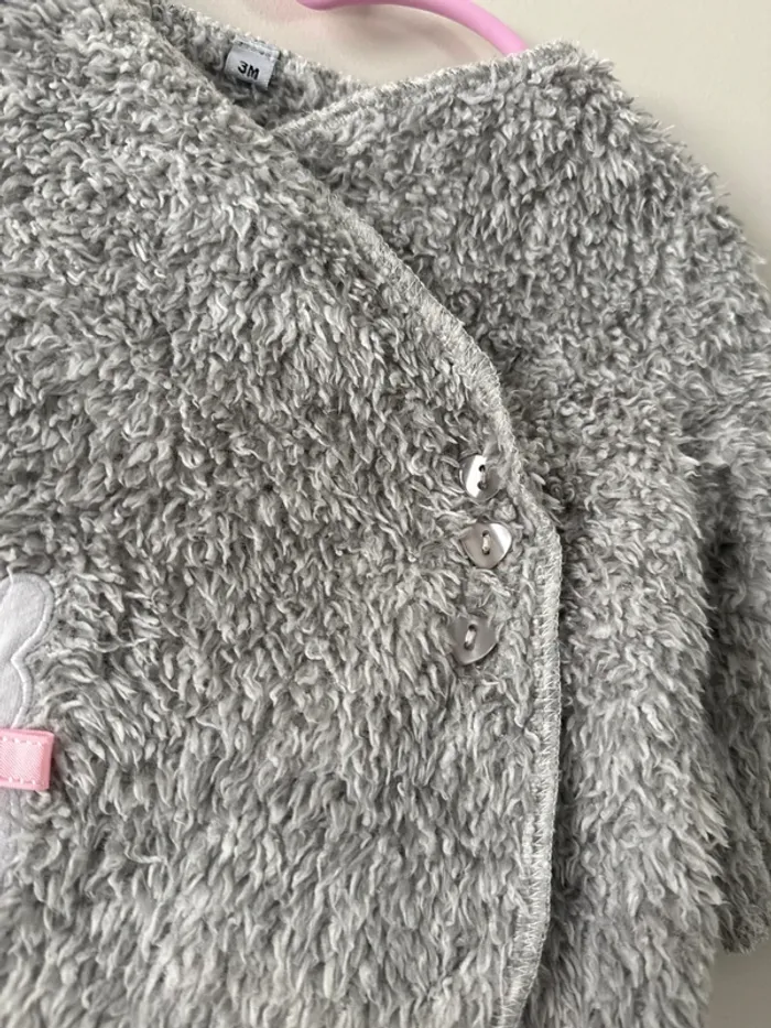 👚 gilet tout doux / gris - je ne sais quoi - bébé fille 3 mois - très bon état - photo numéro 3