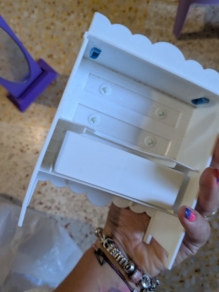 Lot d'accessoires barbie ou maison de poupée - photo numéro 9