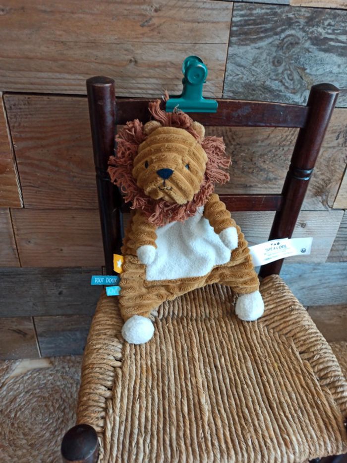 Doudou Lion tape à l'oeil tbe tao - photo numéro 2