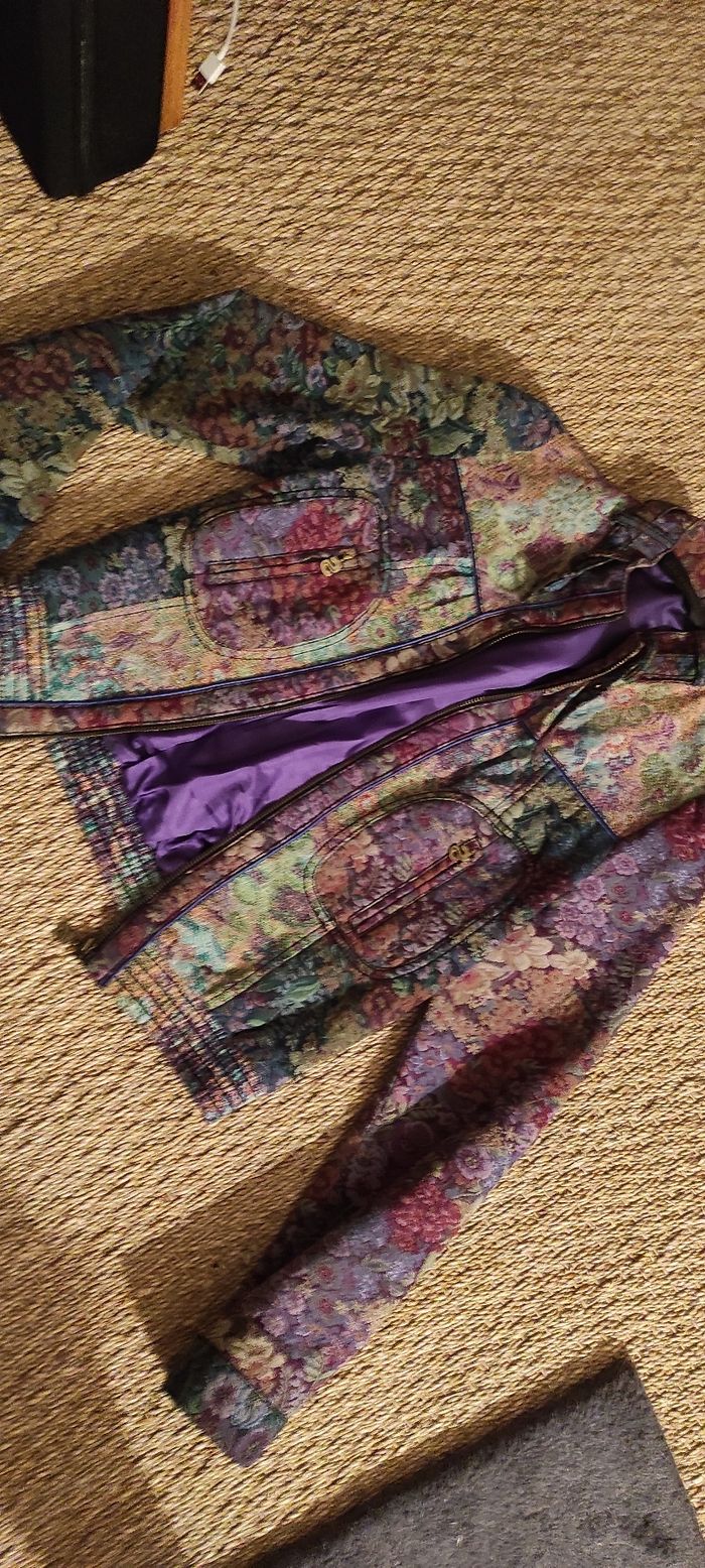 Veste fleurie violet /rose/ lilas Desigual