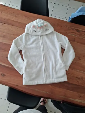 Veste polaire a capuche