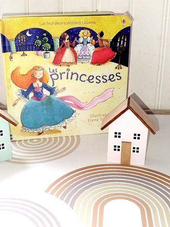📚 Usborne    Les Princesses  Les tout -doux scintillants